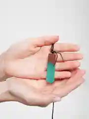 Лесной зеленый винтажный кулон из дерева и смолы