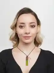 Зеленый винтажный кулон из дерева и смолы