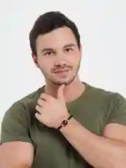 Красный бисерный браслет героев аниме "Наруто"