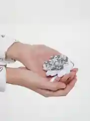 Белый повязка на голову "Весенний цветок"