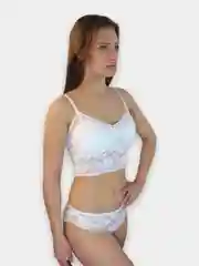 Белый комплект женского кружевного белья