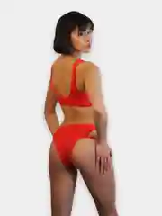 Красный раздельный купальник