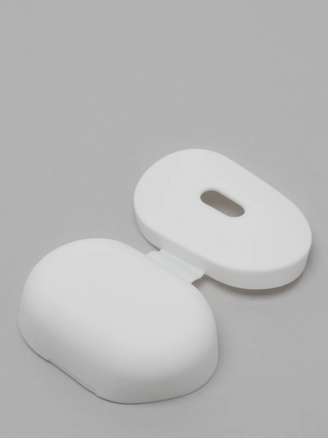 Белый чехол для наушников Xiaomi Redmi Airdots / Airdots S / Airdots 2 силиконовый аирдотс