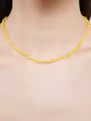 Желтый чокер из бисера