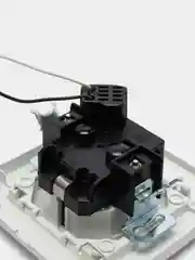 Белый розетка 1-местная с заземлением, 220В, 16А с защитной шторкой и с USB STEKKER PST16-9011