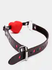 Силиконовый кляп для интимных игр БДСМ в форме сердца
