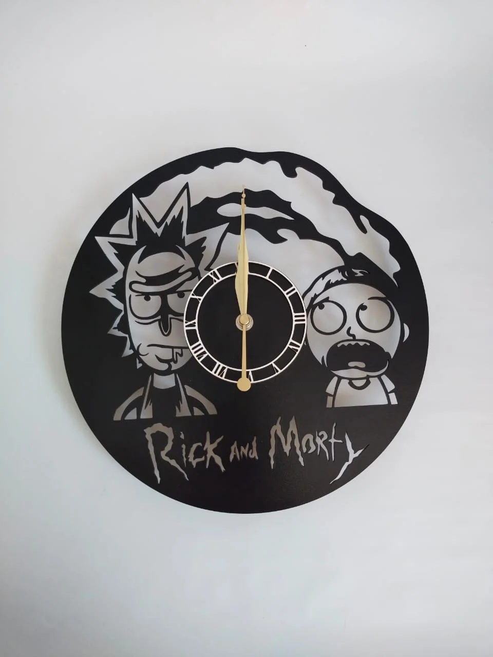 Часы настенные "Rick and Morty", из дерева