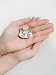 Бежевый значок деревянный по игре "Геншин импакт"