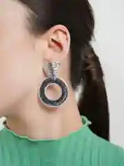 Бежевый серьги бижутерные, разные виды