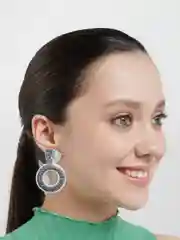 Бежевый серьги бижутерные, разные виды