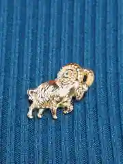 Брошь знаки зодиака металлическая