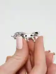 Серый металлик брошь