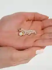 Золотистый хаки брошь на булавке
