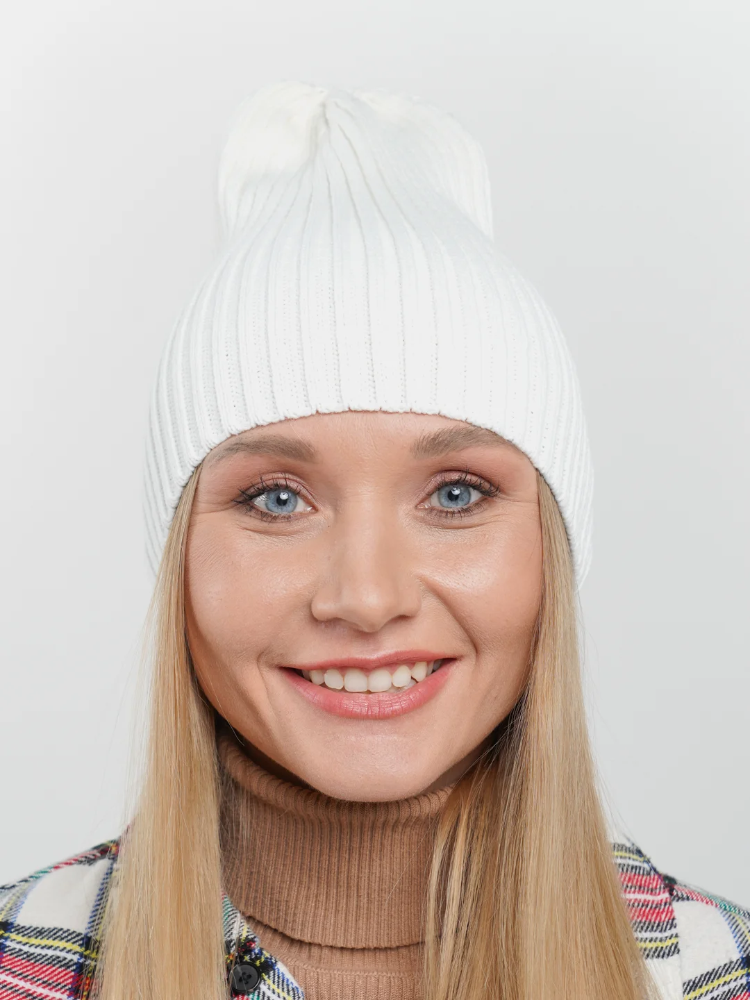 Белый шапка женская, вязаная