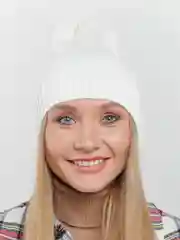 Белый шапка женская, вязаная