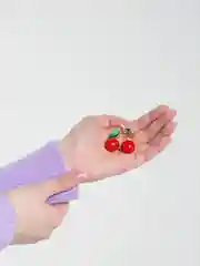 Алый брошь "Вишенки" (вишня)