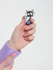 Серый брошь "Кошка"