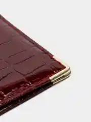 Багровый обложка для паспорта
