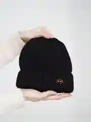 Черный шапка для девочек КАМУШЕК