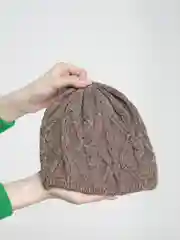 Коричневый шапка женская Varna тонкая