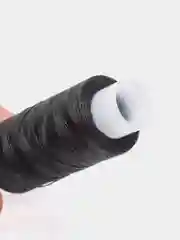 Черный нитки швейные
