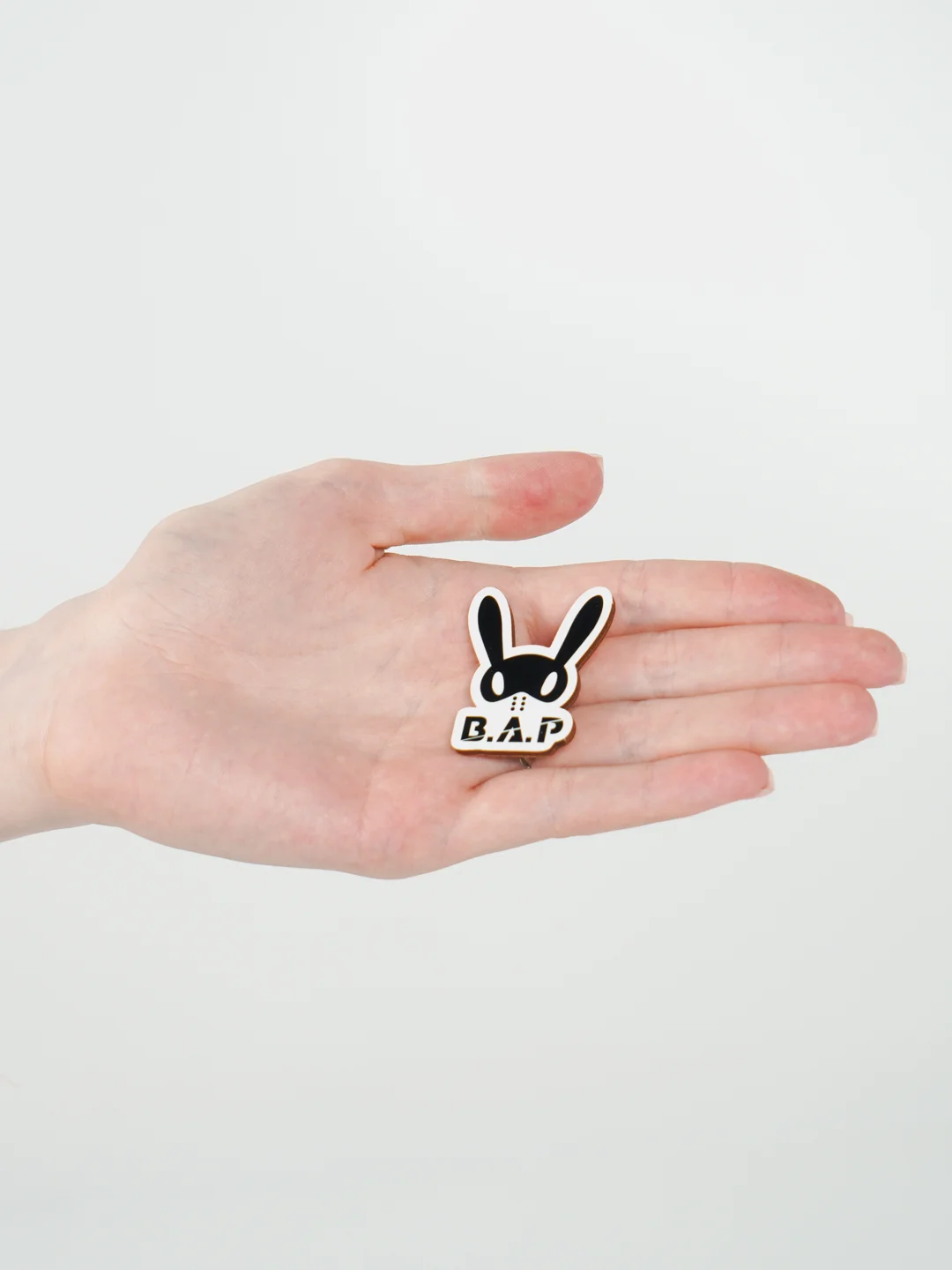 Угольный значки деревянные BTS, Stray Kids, Monsta X, Seventeen, Bap, EXO, Black Pink