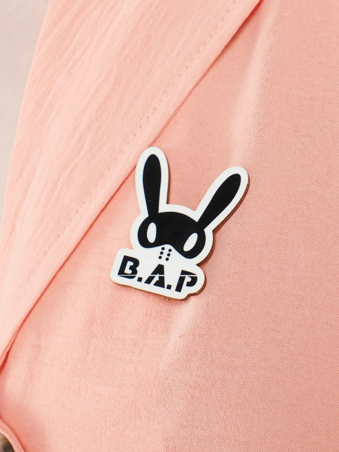 Угольный значки деревянные BTS, Stray Kids, Monsta X, Seventeen, Bap, EXO, Black Pink
