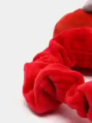 Красный резинки плюшевые