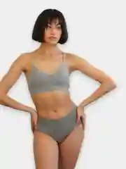 Комплект белья: топ и трусы