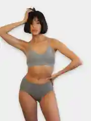Комплект белья: топ и трусы