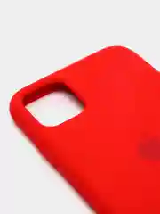Красный силиконовый защитный чехол на iPhone 11