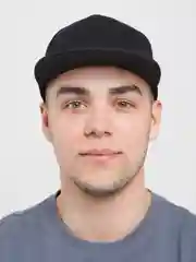 Черный бейсболка молодежная Snapback, прямой широкий козырек