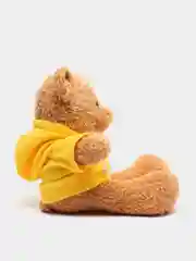 Желтый плюшевый мишка в толстовке