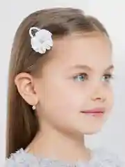 Белый заколка с бантиком. Заколка с цветком