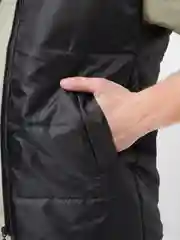 Черный жилет мужской утеплённый