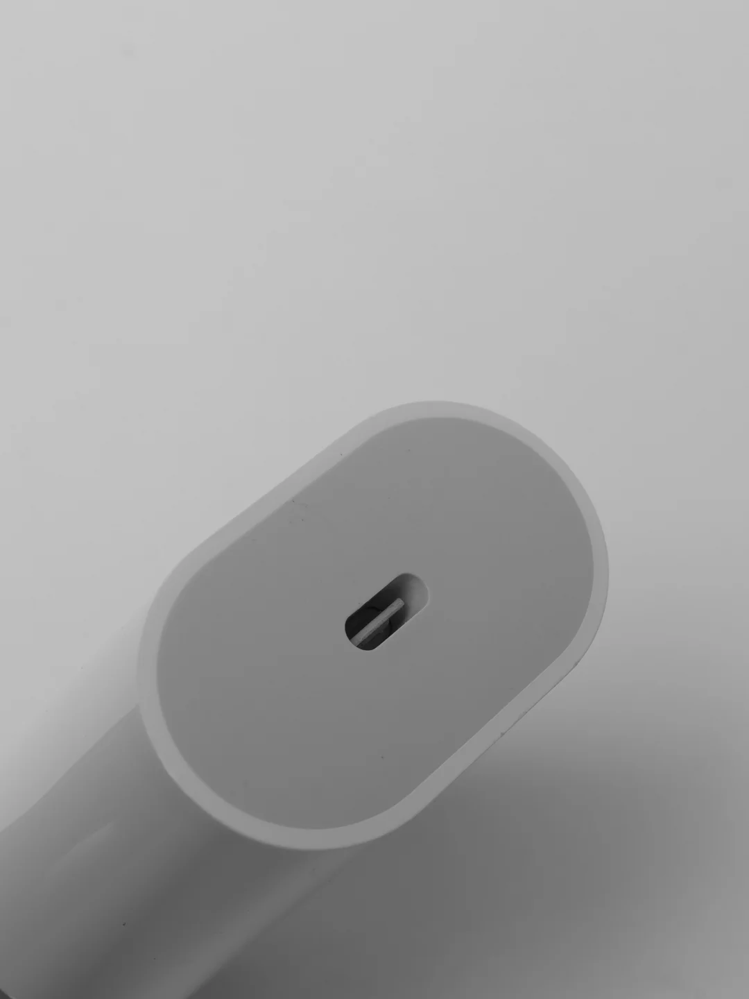 Зарядное устройство / адаптер питания для Айфона / Apple iPhone Type-C, 20W