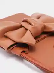 Коричневый чехол для iPhone 13 "Сумочка Бантик"