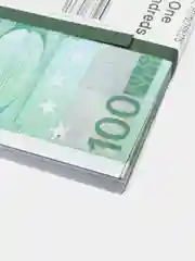 Пачка купюр 100 евро