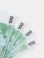 Пачка купюр 100 евро