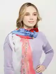 Красный шарф - платок воздушный