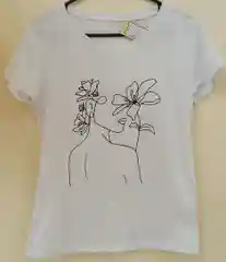 Молочный футболка женская