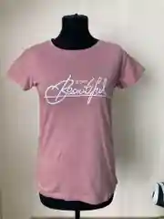 Розовый футболка женская