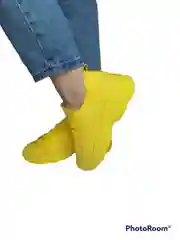 Женские кроссовки