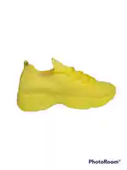 Женские кроссовки