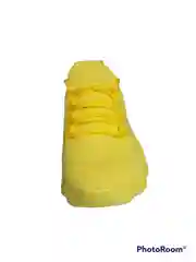 Женские кроссовки
