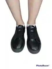 Женские кроссовки