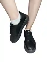 Женские кроссовки