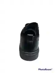 Женские кроссовки