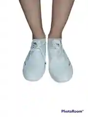 Женские кроссовки