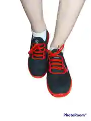 Женские кроссовки